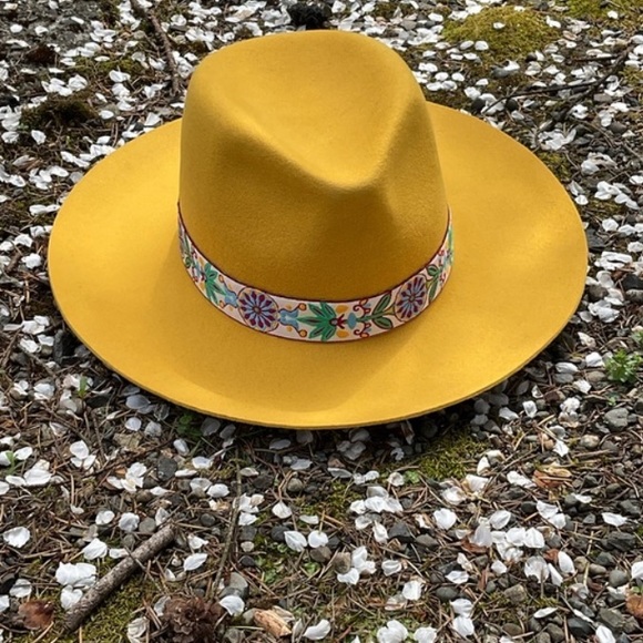 Margot Marigold Trim Pinched Hard Shell Hat New - Picture 6 of 10